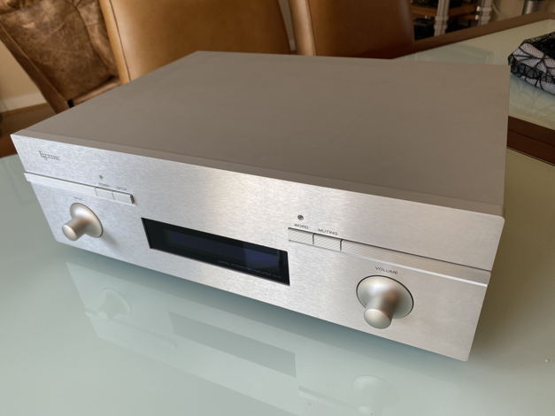 $5,000 Esoteric AI10 Integrated Amplifier with MM/MC ph...