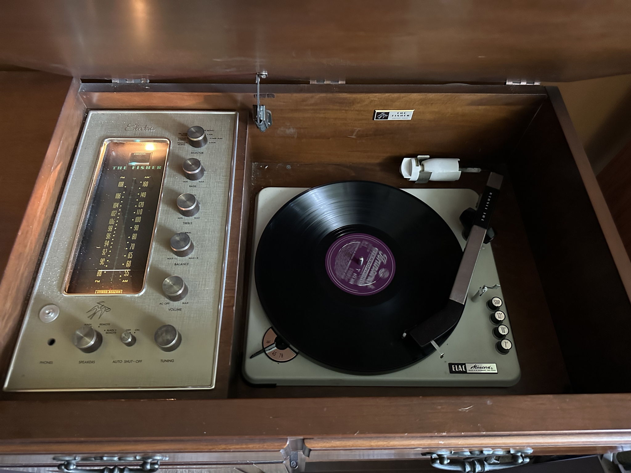 The Fisher Electra VIII console in semi-working conditi... 16