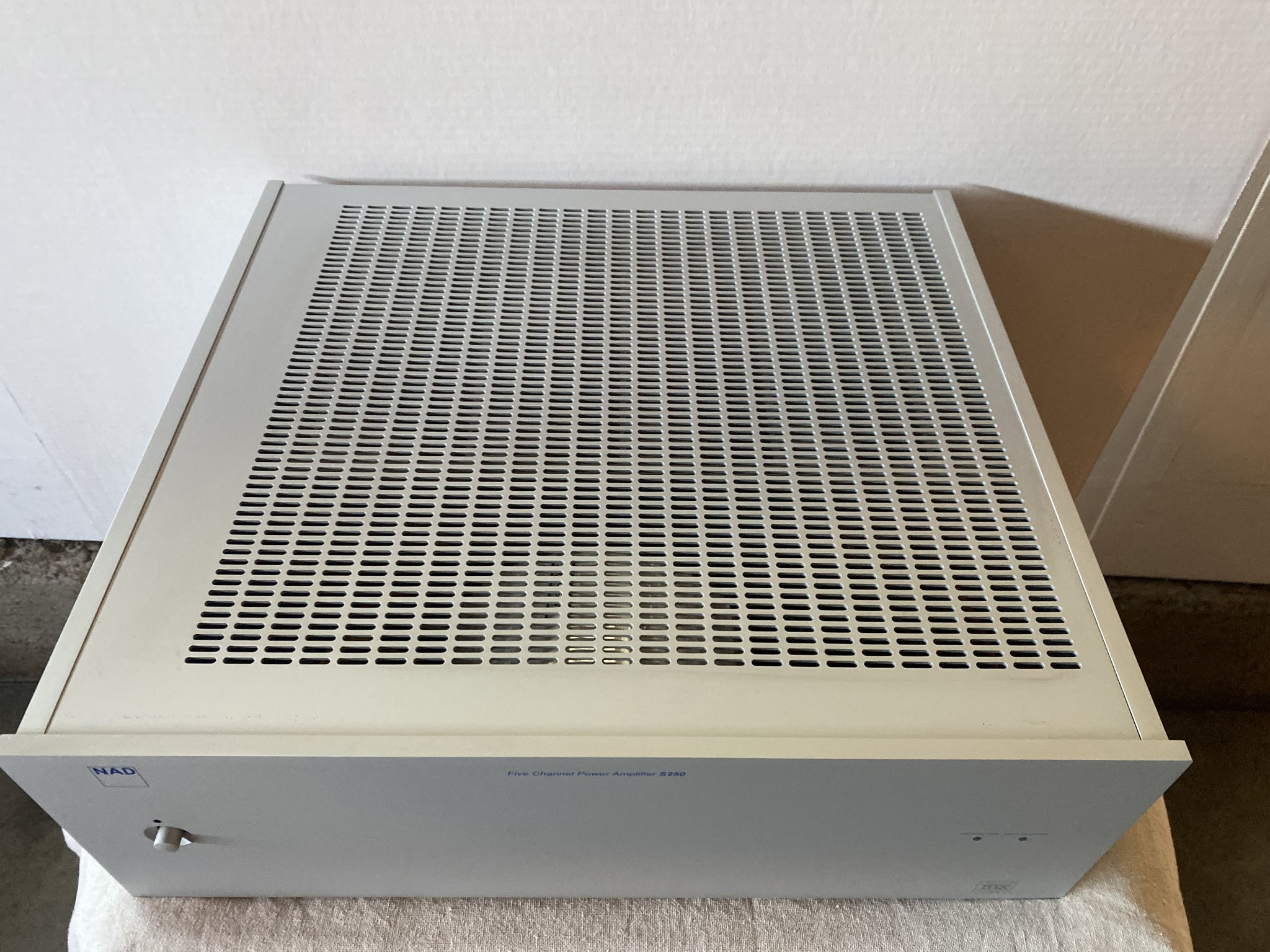 NAD Silver Series S170 Preamp and S250 Power Amplifier 10