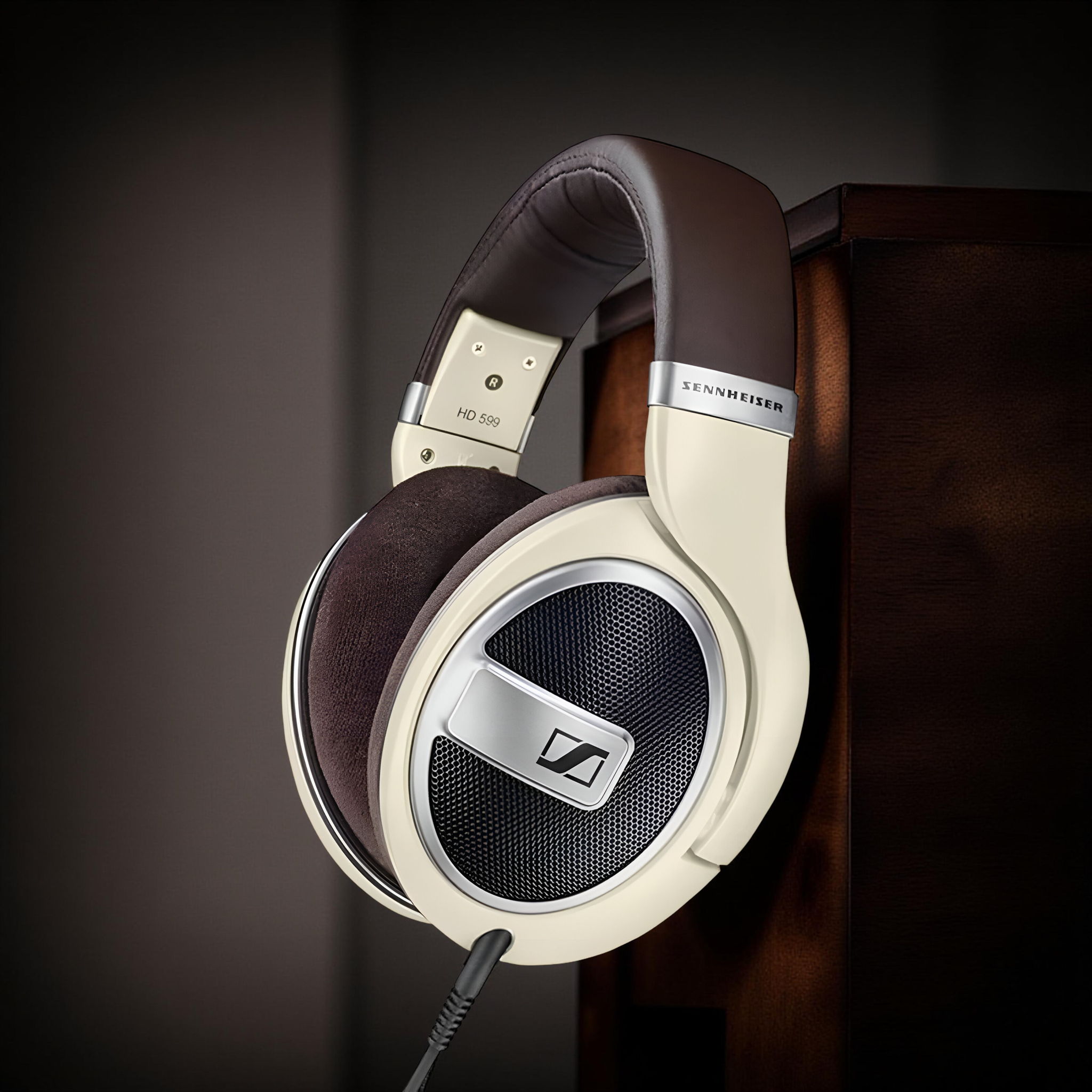 Sennheiser HD 599 Open-Back Headphones 7