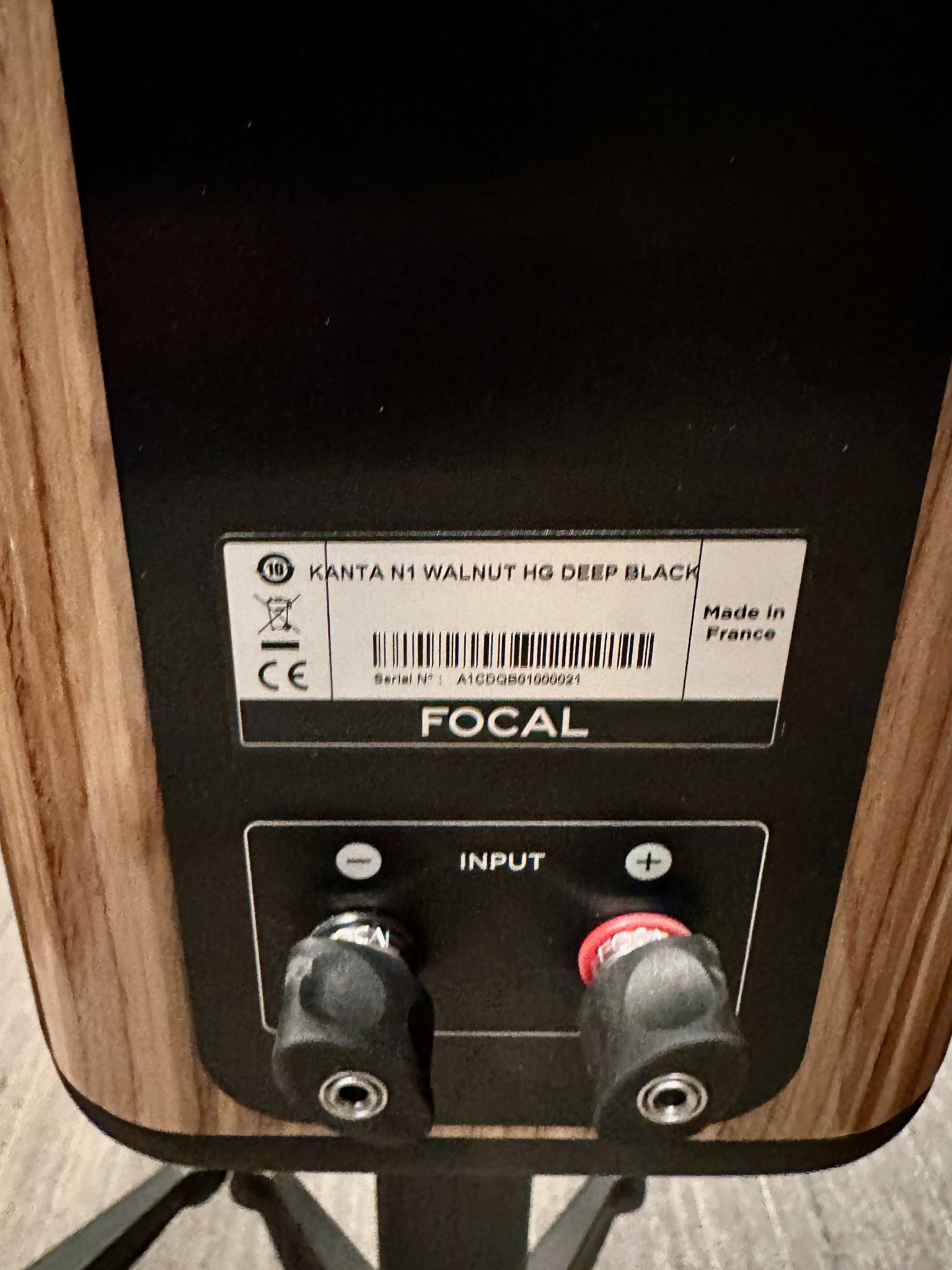 Focal Kanta 1 High Gloss Deep Black Front w Walnut Side... 4