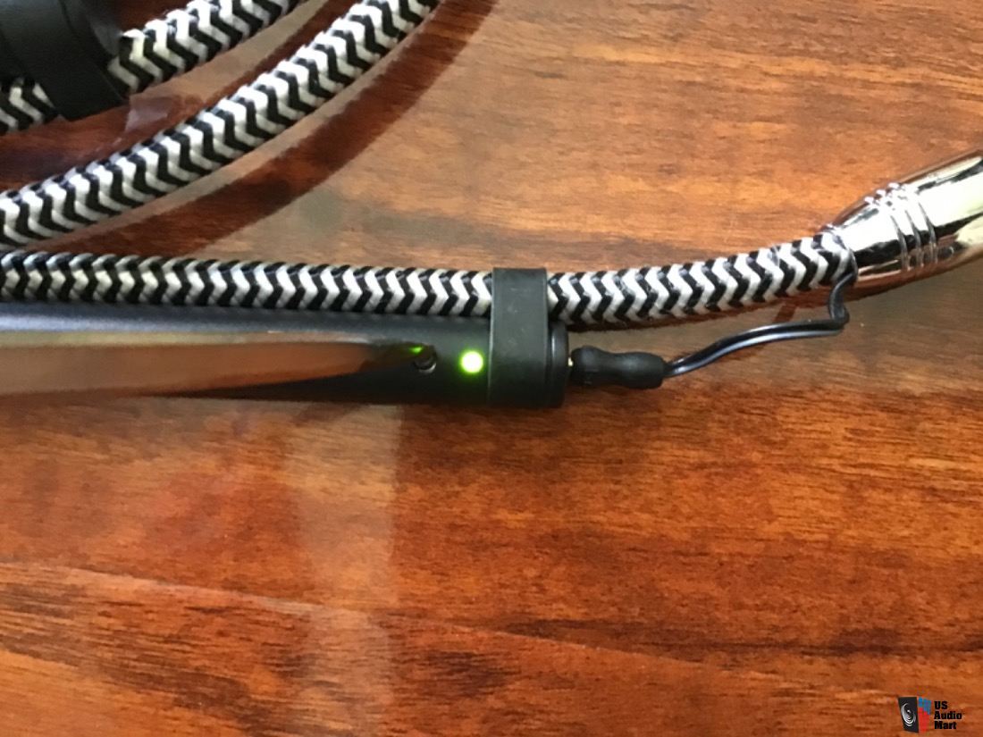 AudioQuest Cheetah XLR interconnect. Silver cables 2 me...