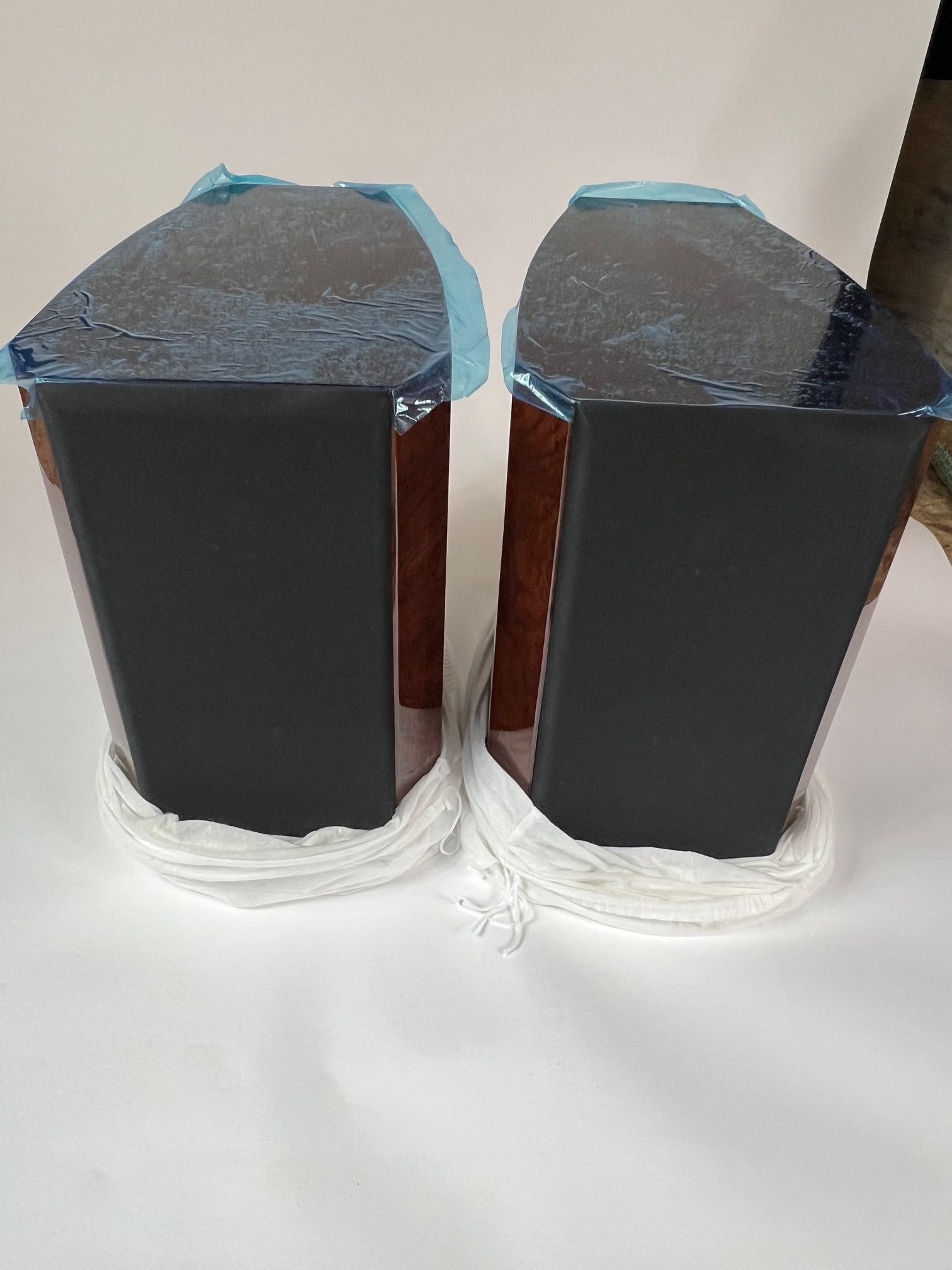 Volent Paragon VL-2 stand mount 3