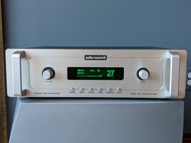 Audio Research LS27 Linestage Preamplifier in Silver Fi...