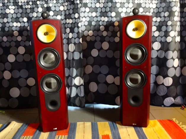 B&W (Bowers & Wilkins) Nautilus 803 Great speakers in e...