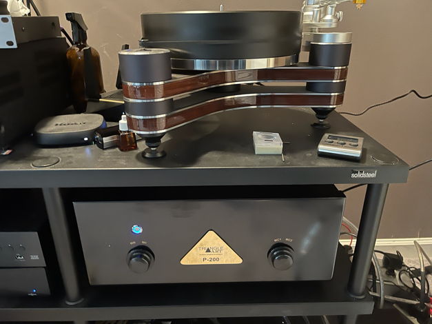 Clearaudio Innovation Wood turntable included tonearm