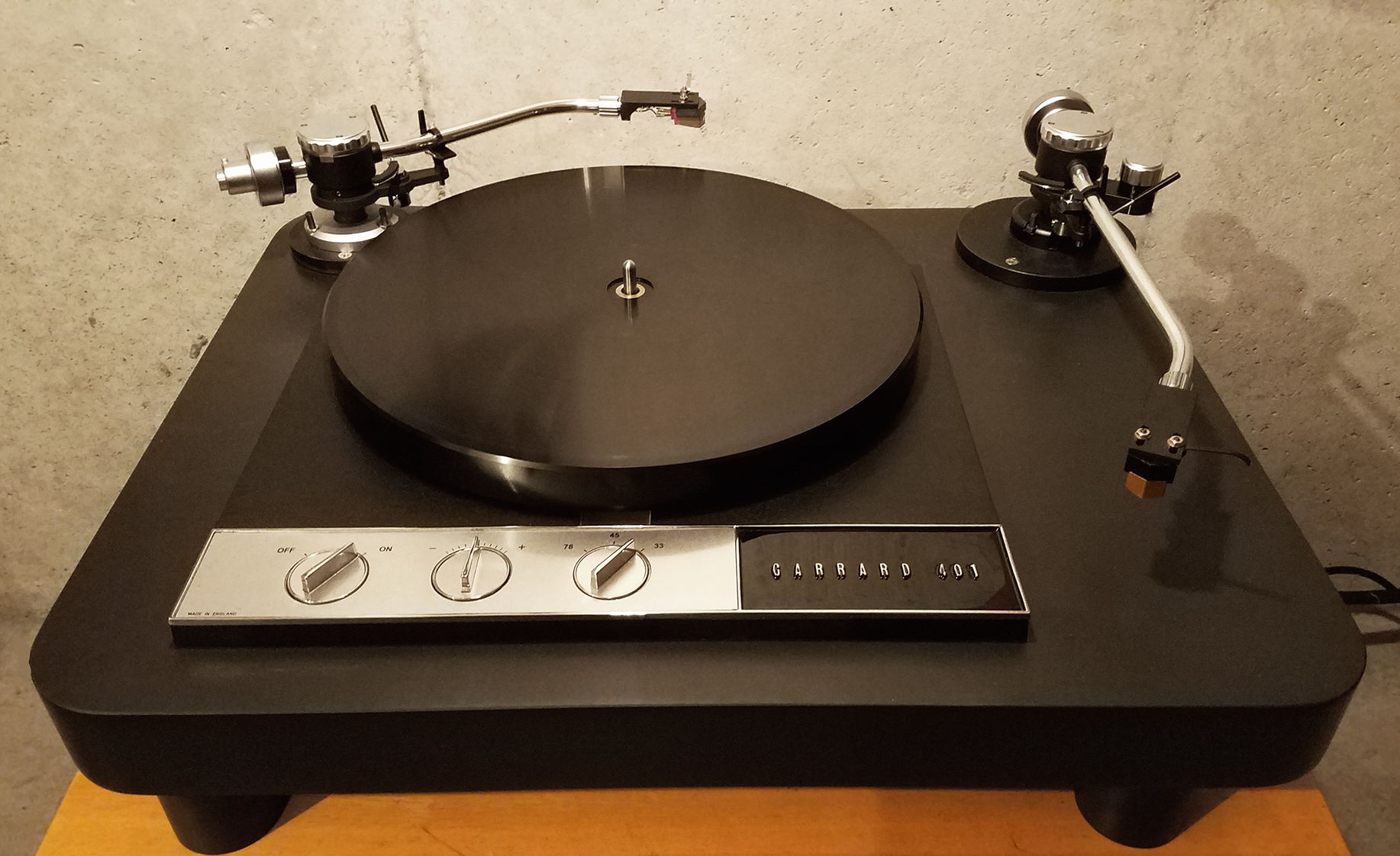 AudioGrail 401 in Jim Campbell PA slate plinth, Precision Audio Components platter, Artisan Fidelity idler, SPH bearing, with Jelco TK850L and Jelco TK-850S