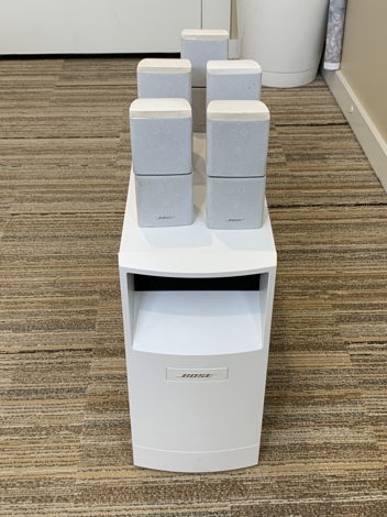 Bose Acoustimass 15 Series II - 5 SPEAKERS AND SUBWOOFER
