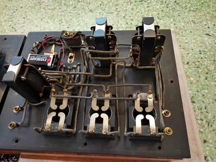 Western Electric 7-A tube amplifier manufactured in 1921 9