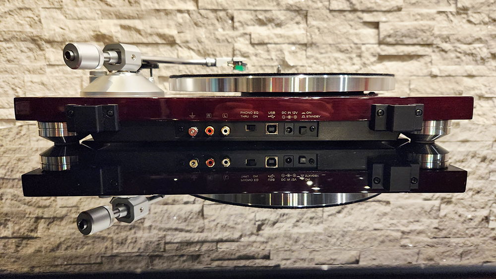 Teac TN-400S Belt-Drive Turntable with Phono Stage and ... 10