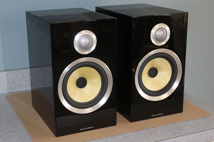 B&W (Bowers & Wilkins) CM5 S2  speaker pair SUPER CLEAN...
