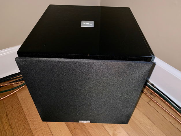 REL T7 Subwoofer - Gloss Black