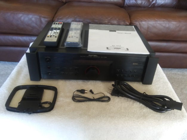 Rotel RX-1052 Stereo Receiver - Black