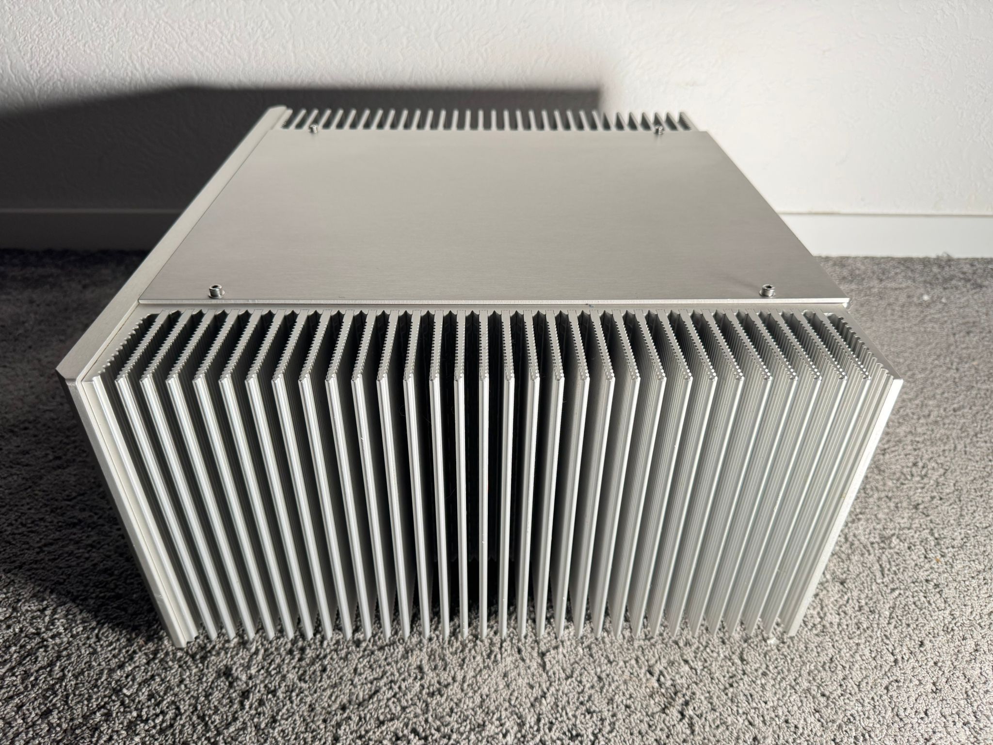 Gruensch CSE stereo power amplifier in silver 4