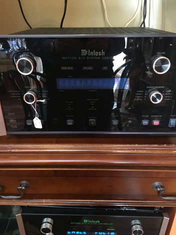 McIntosh  MHT-100 Home Theater Receiver - Excellent Cond