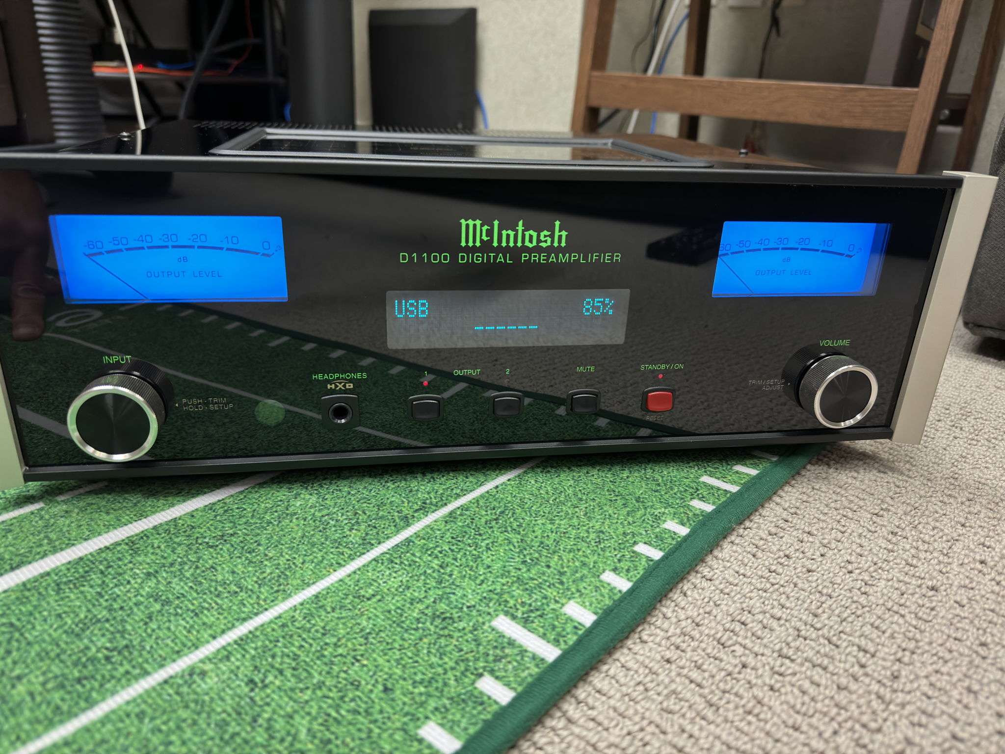 McIntosh D1100