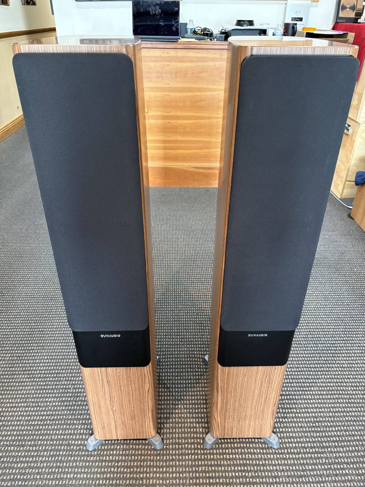 Dynaudio Contour 30 Floorstanding Speakers in Walnut