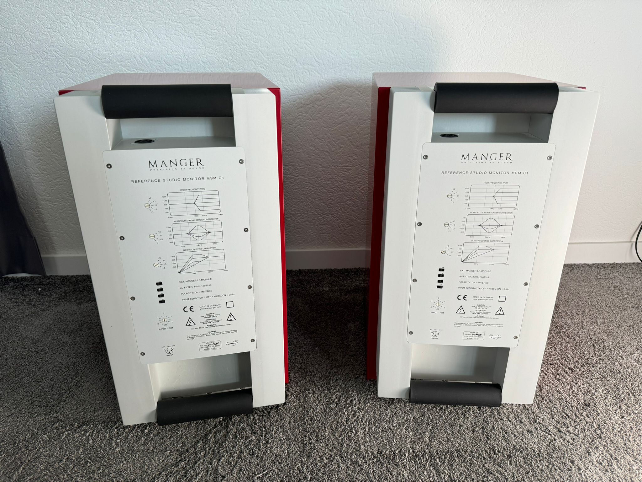 Manger GMBH MSMc1 speakers with stands in red 8