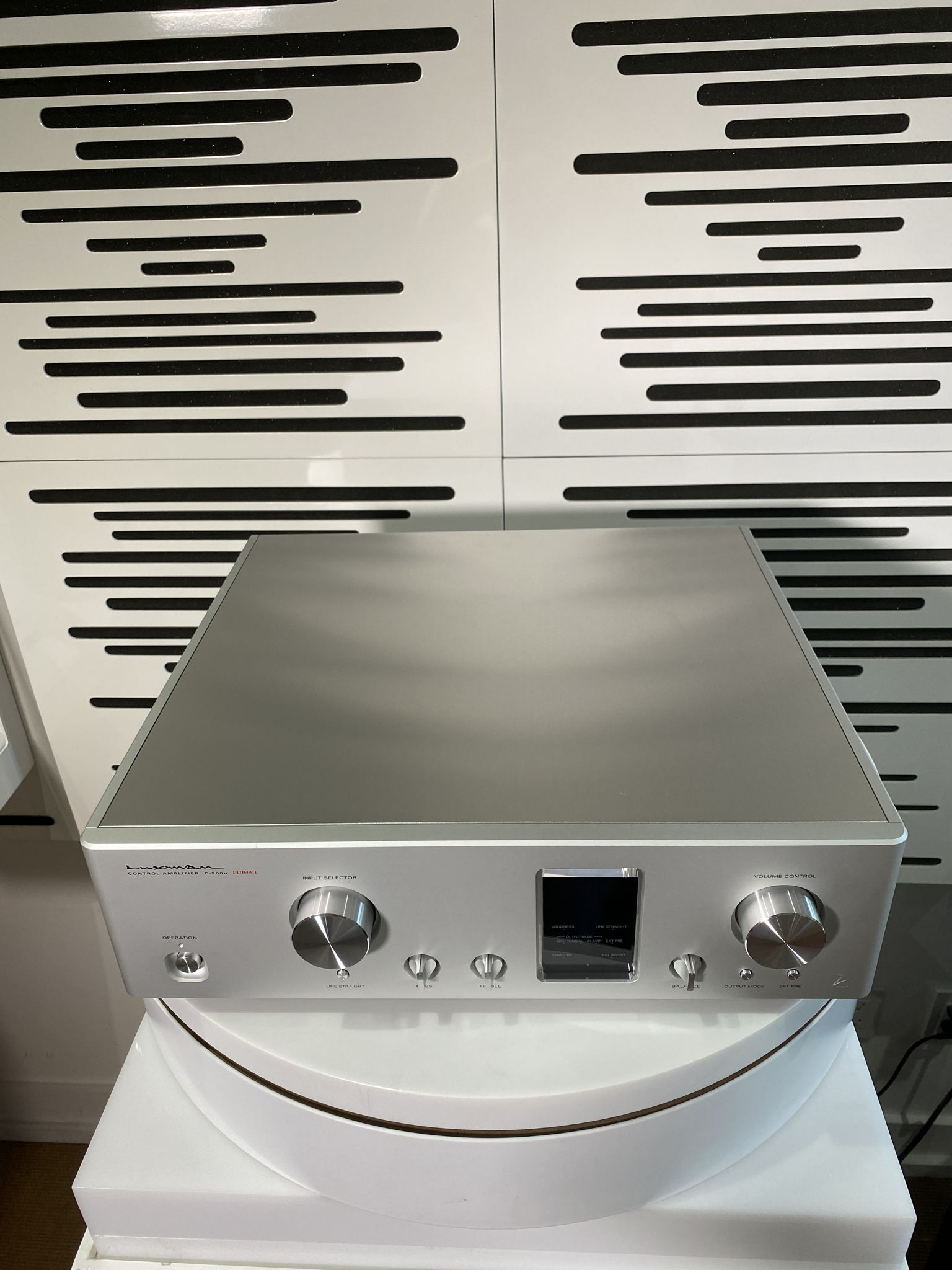 LUXMAN C-900u PREAMPLIFIER 3