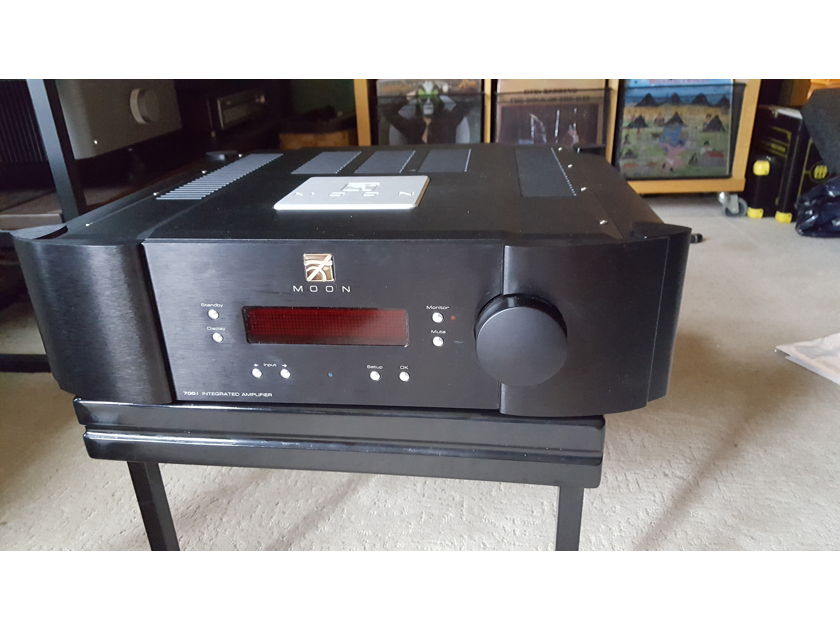 Simaudio MOON 700i Integrated Amplifier