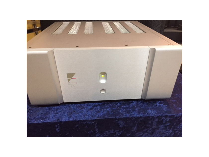 Ayre Acoustics V-6 4-Channel Power Amplifer