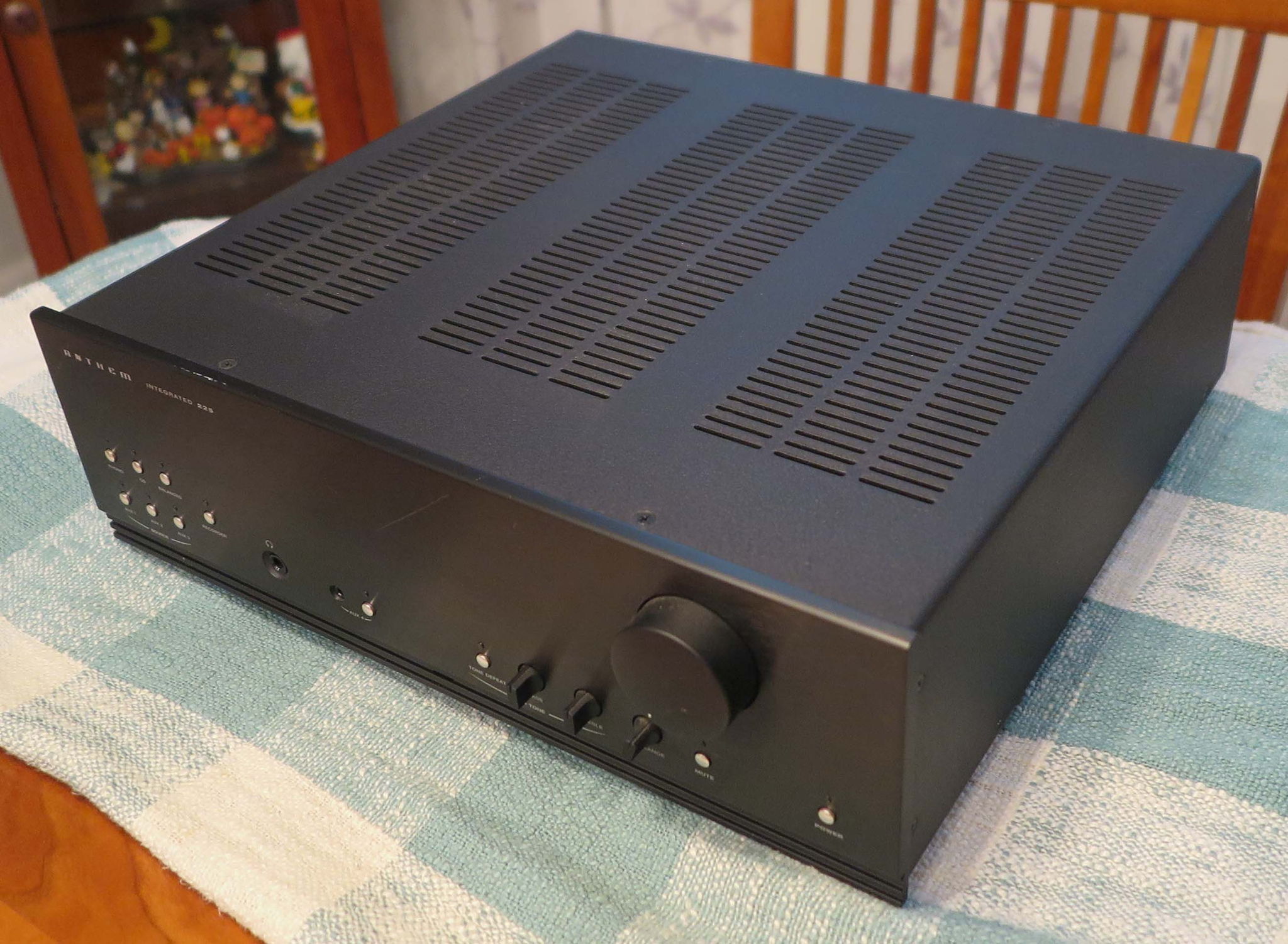 Anthem Integrated 225 amplifier 4