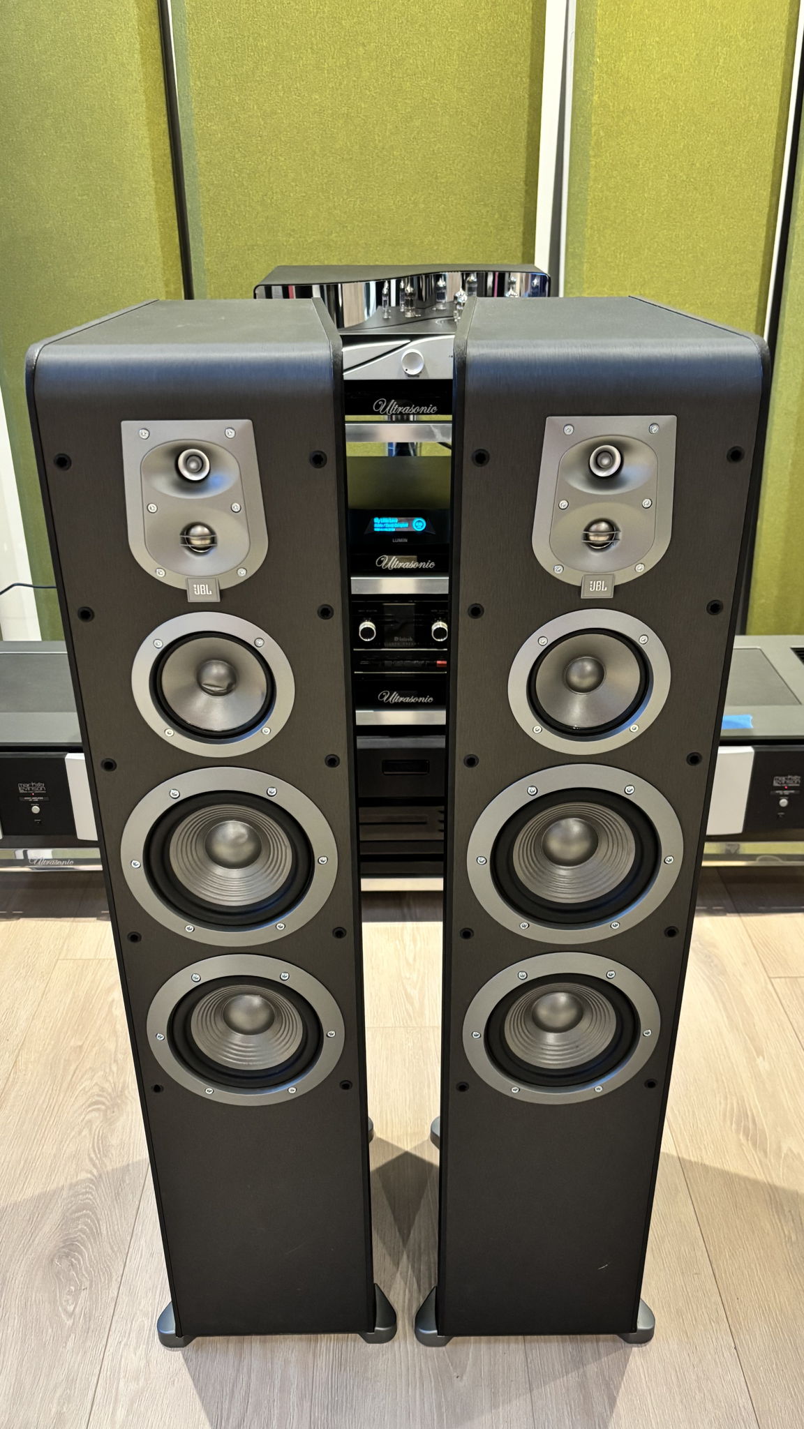 JBL ES80 Full Range Tower Speakers VERY GOOD