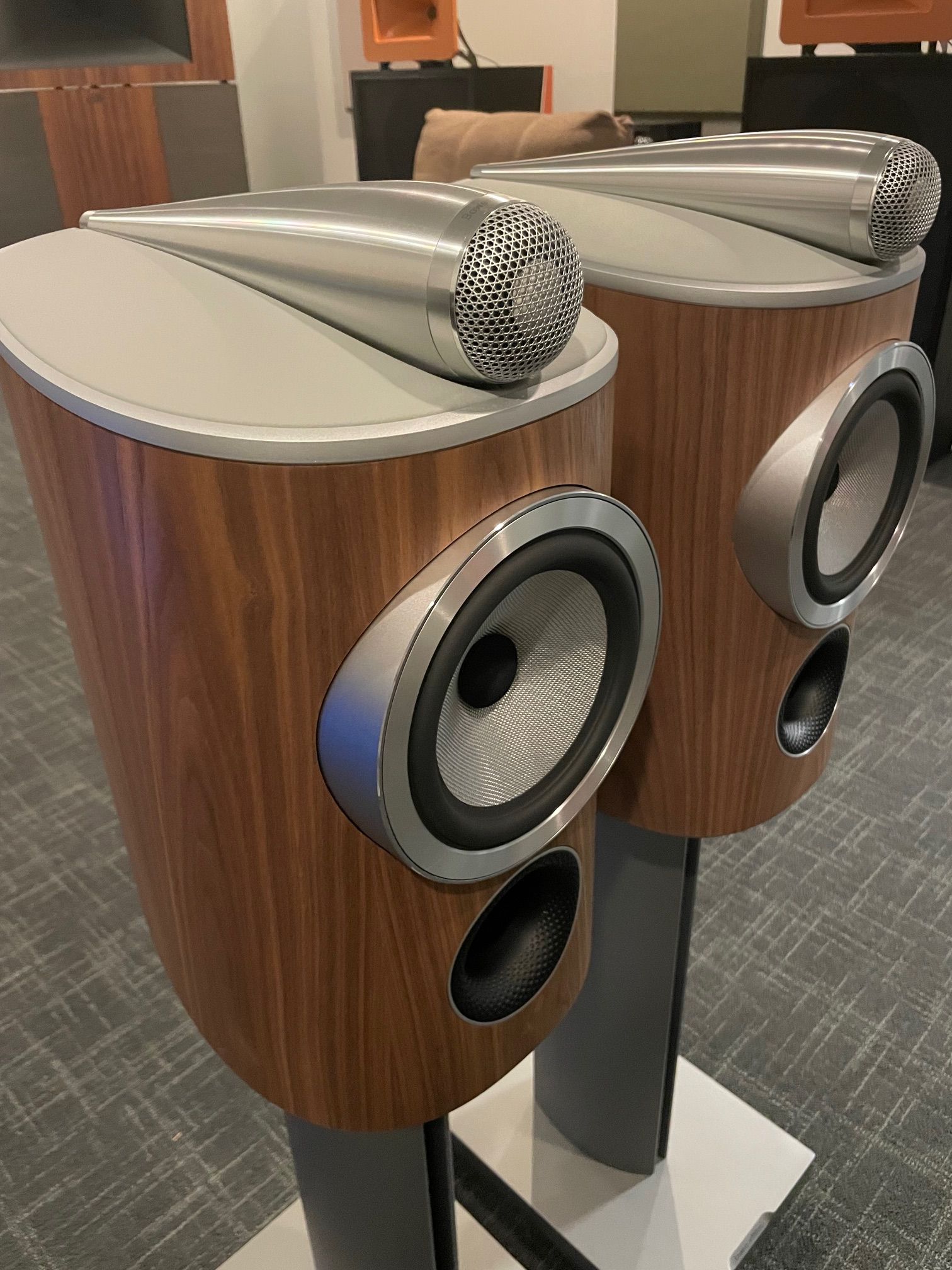 B&W (Bowers & Wilkins) 805 D4 -Satin Walnut (Pair)  **B... 4