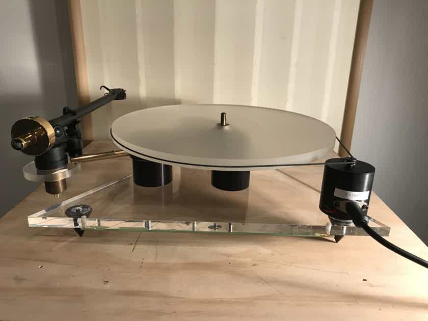 Vintage Turntables Perfect For The Audiophile Collector