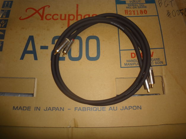 ACCUPHASE  SL-10G SUPER REFINED RCA CABLES 1.0 METER LONG