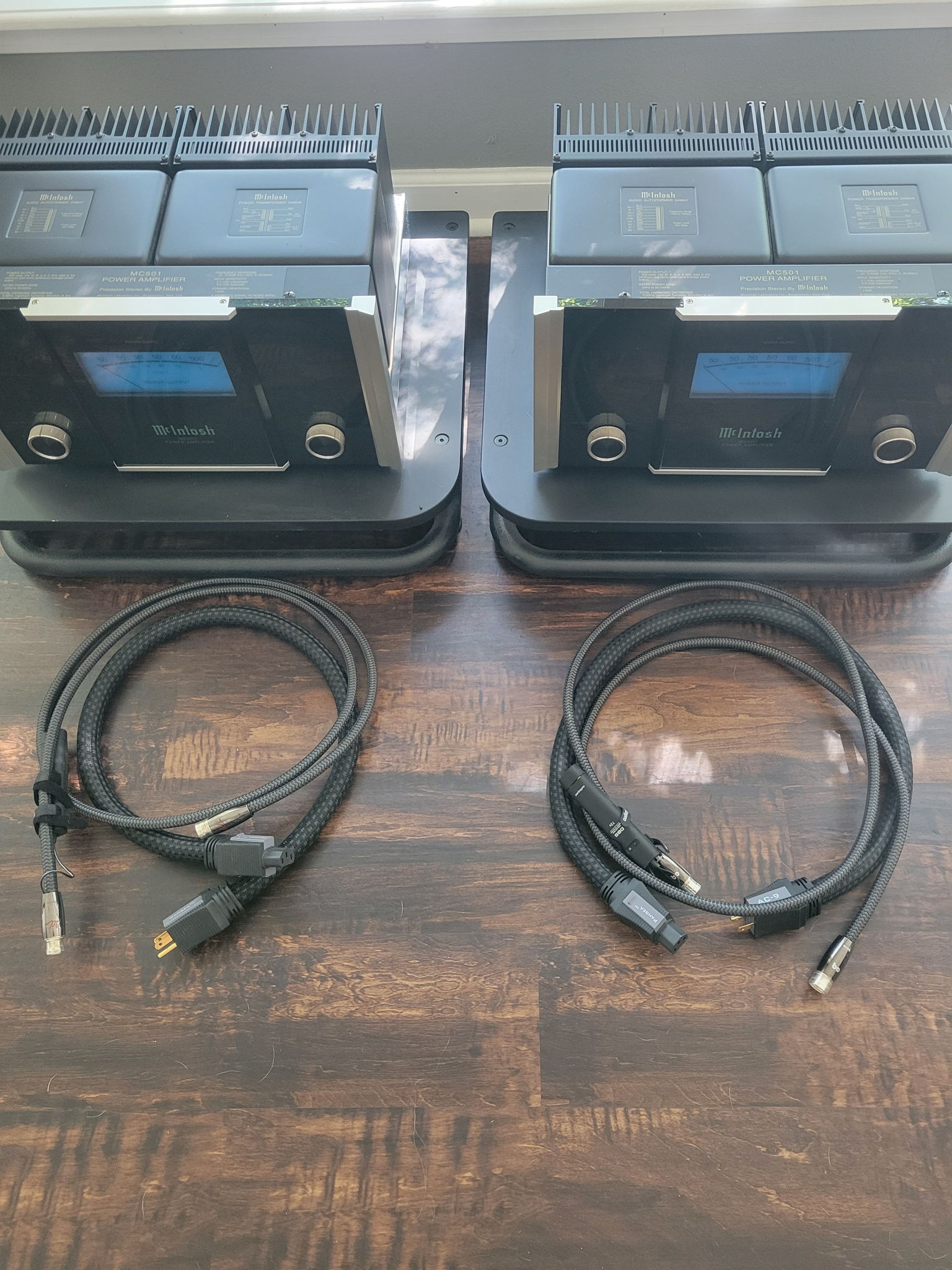 McIntosh MC501 500 Watt Monoblock Power Amplifiers 3