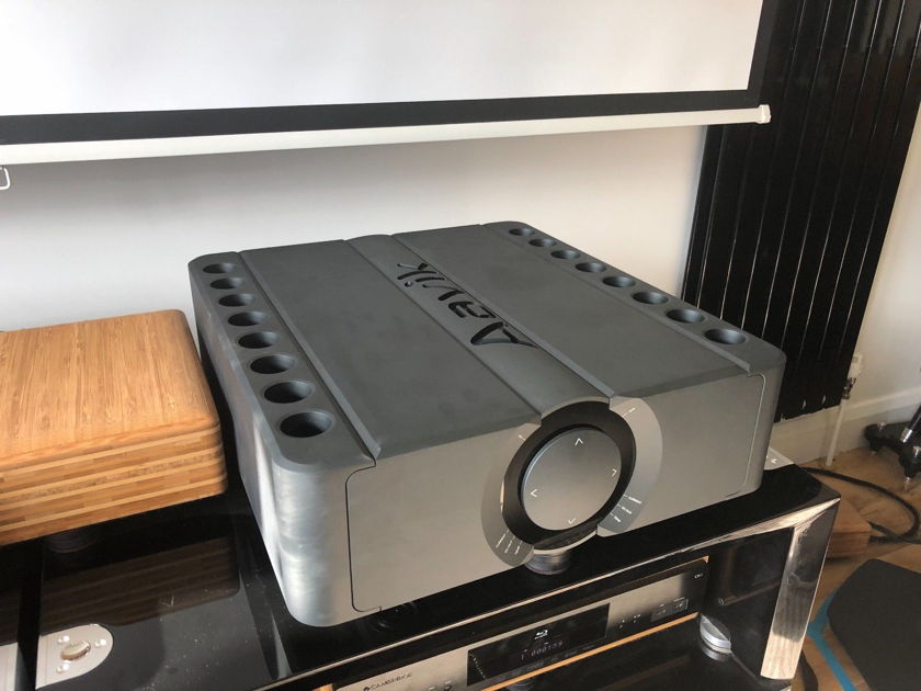 Aavik Acoustics M-300 World Class mono block Power Amplifiers - Pair Ex Display only 200 hours of use - Full Warranty! SALE!!!