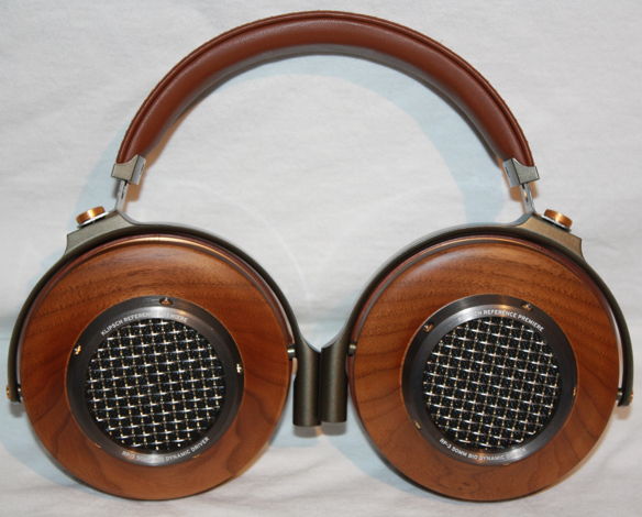 Klipsch Heritage HP-3 Headphones in Walnut.