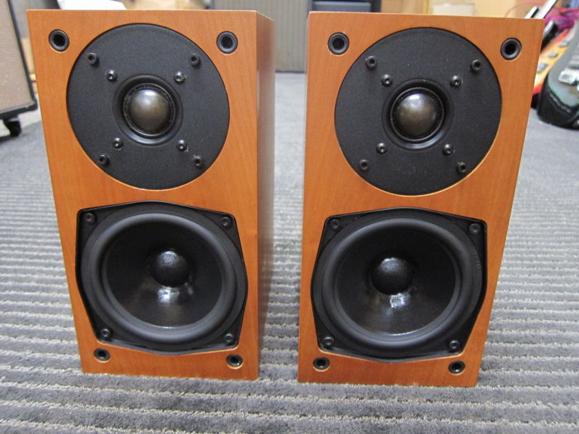 Pr AVI Neutron III Mini Monitors Made in England, Cherry Wood, Excellent Sound Well Cared for, Musical + Natural, Cherrywood