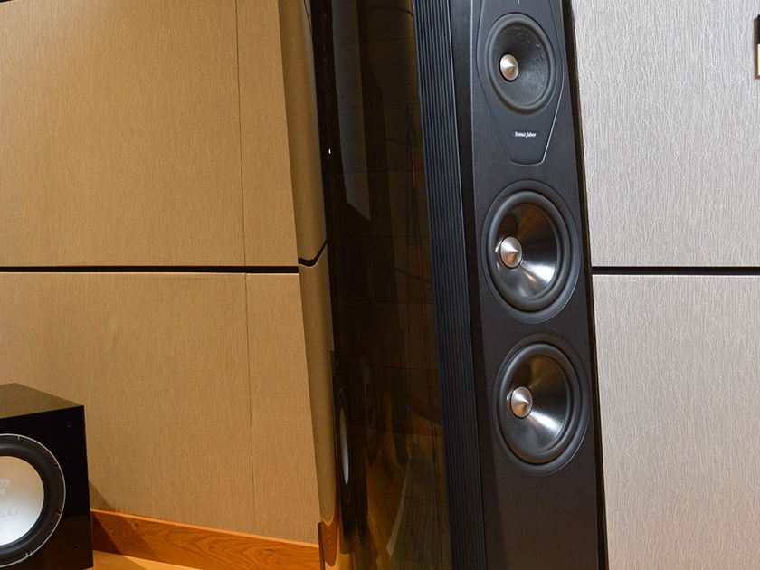 Sonus Faber AIDA - Timeless Beauty in Rare, Limited Graphite Maple
