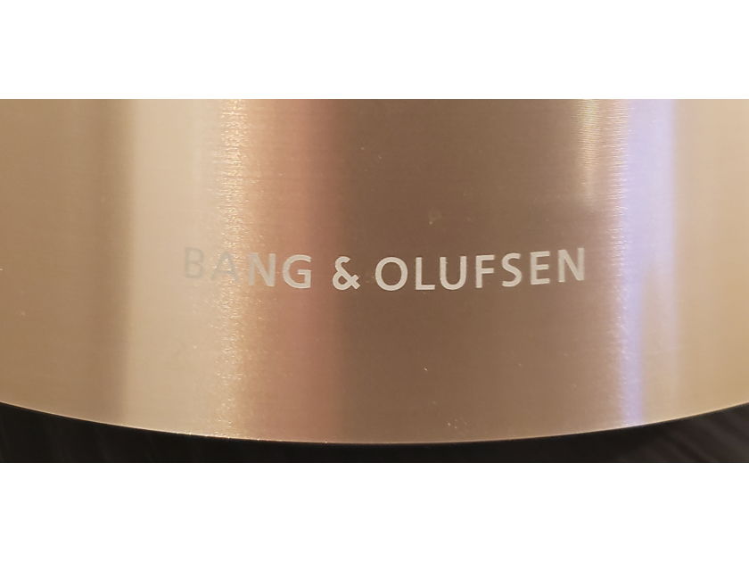 Bang & Olufsen Beosound 2  Brass Tone store demo