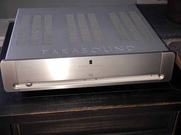 Parasound A23 Power amplifier