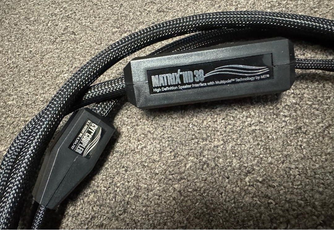 MIT  Matrix HD 38 speaker cables 2