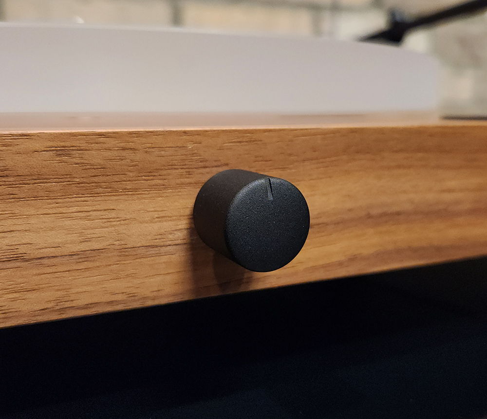 Pro-Ject Audio Systems Juke Box S2 in Walnut w/ Ortofon... 11