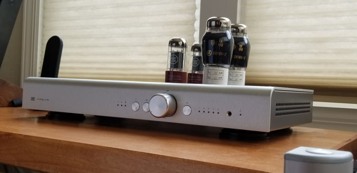 Schiit Audio Freya 6 months, extra tubes and Accessories