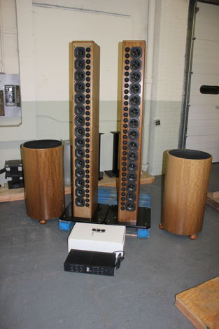 Nearfield Acoustics Pipedreams Loudspeakers with Subwoo...