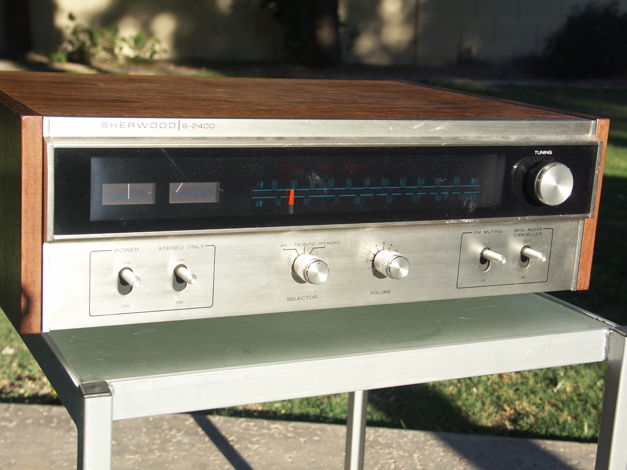 Sherwood S-2400 AM FM stereo tuner with Audio Horizon m...