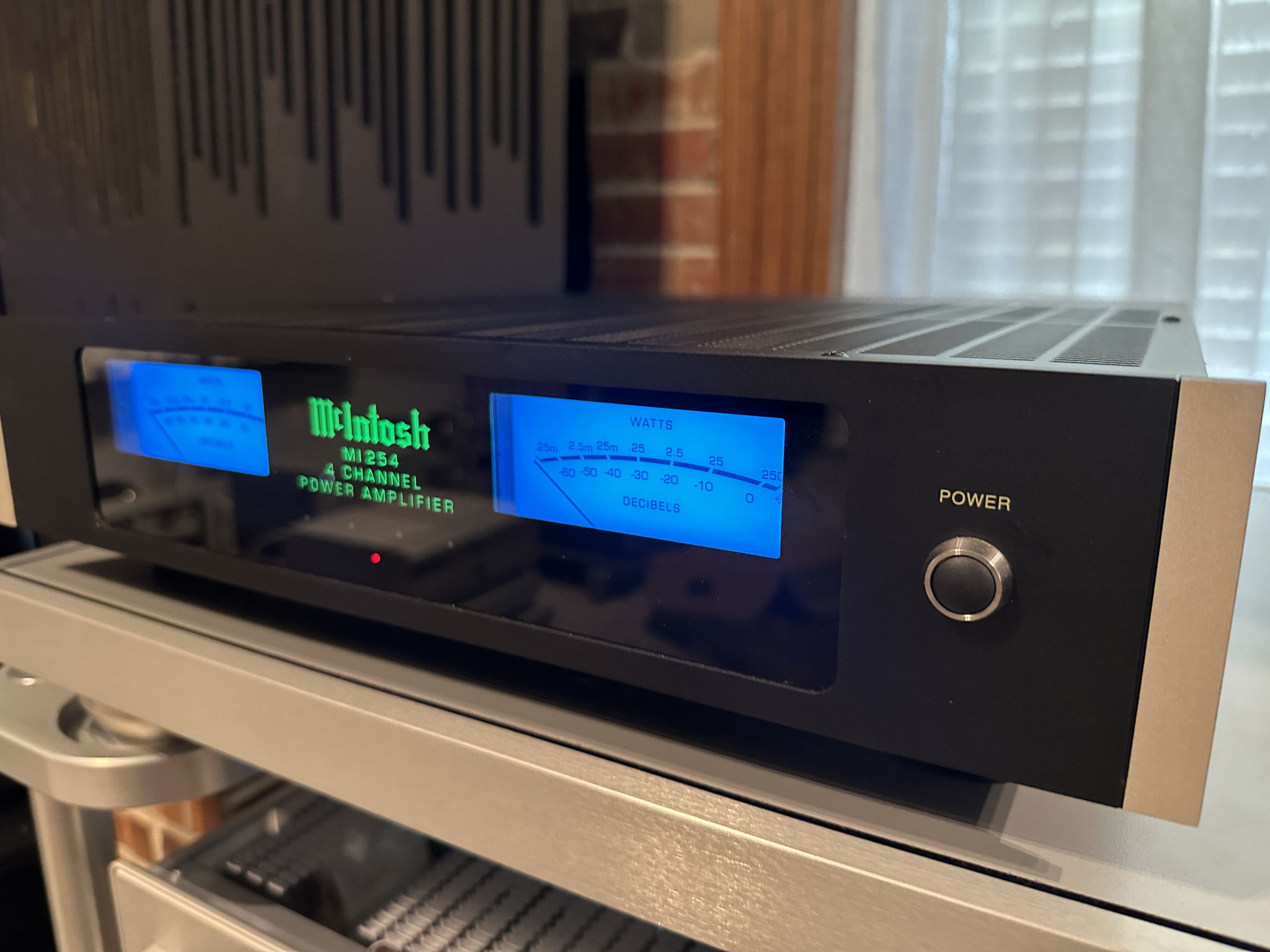 McIntosh MI254 4 channel amp