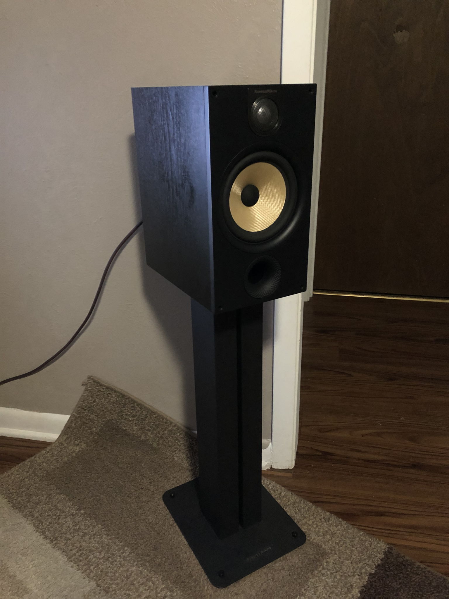 B&W (Bowers & Wilkins) 685 S2 w/ Bookshelf... For Sale | Audiogon