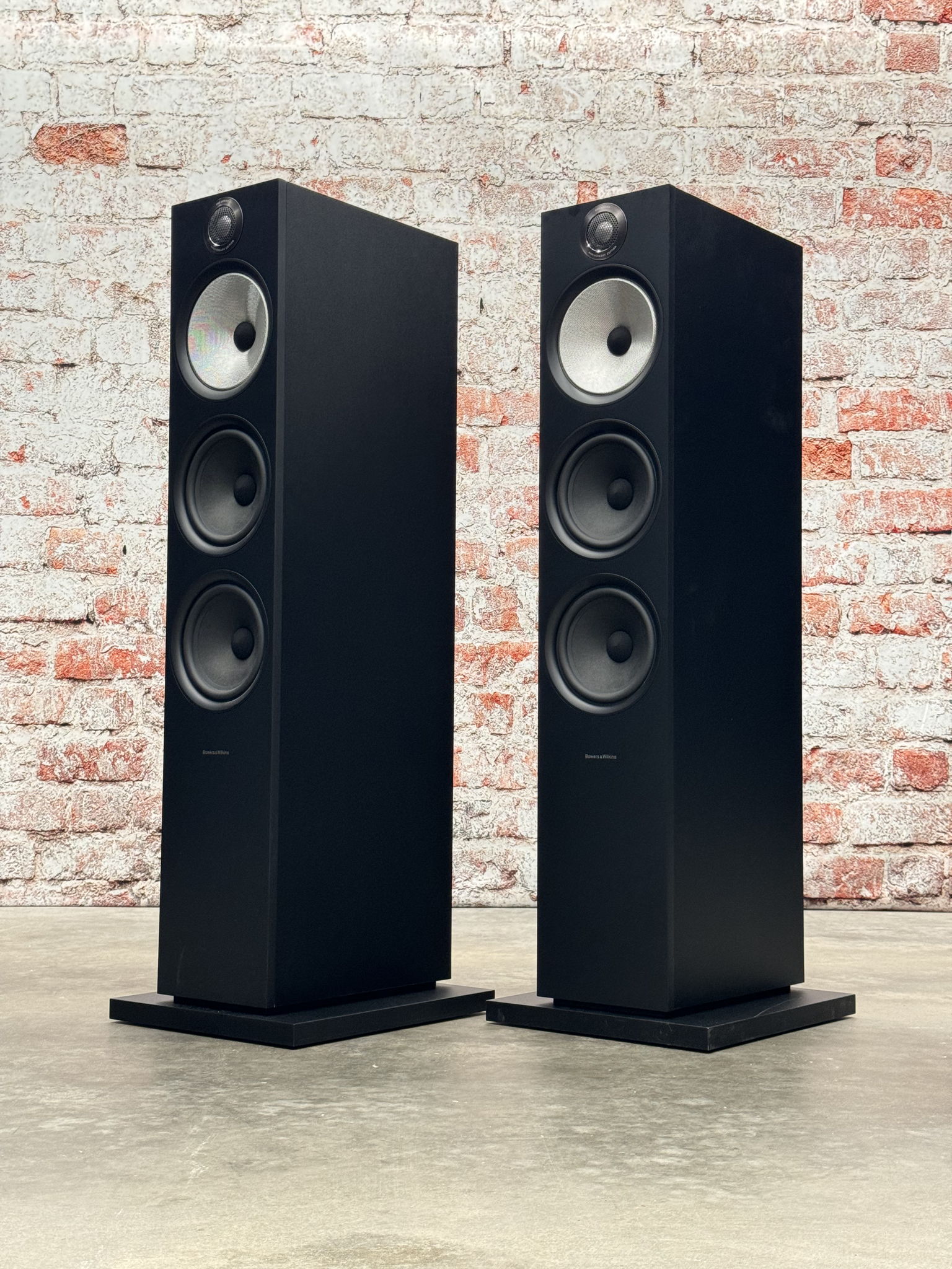 B&W (Bowers & Wilkins) 603 S2 in Black 4