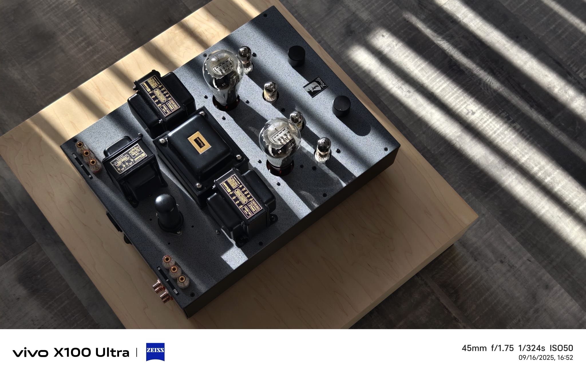 Finale Audio 300B EVO Integrated Hammertone Silver WARR... 8