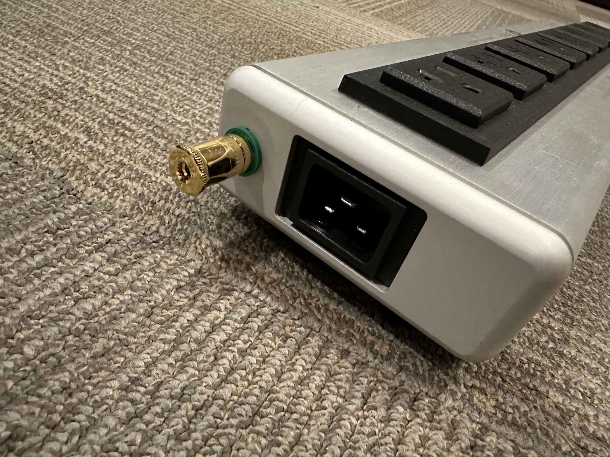 Nordost QBASE QB8 Power Distribution Unit (USA Model, 20A) 3