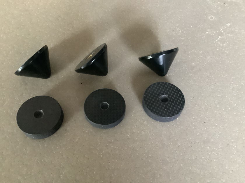 BDR Pyramid Cones MK3 w/LM Carbon Fiber Isolation Pads