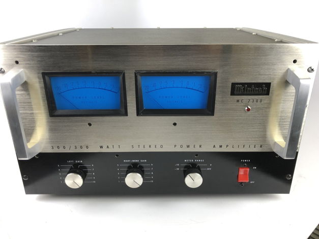 McIntosh MC-2300, 300W Classic Solid State Stereo Ampli...