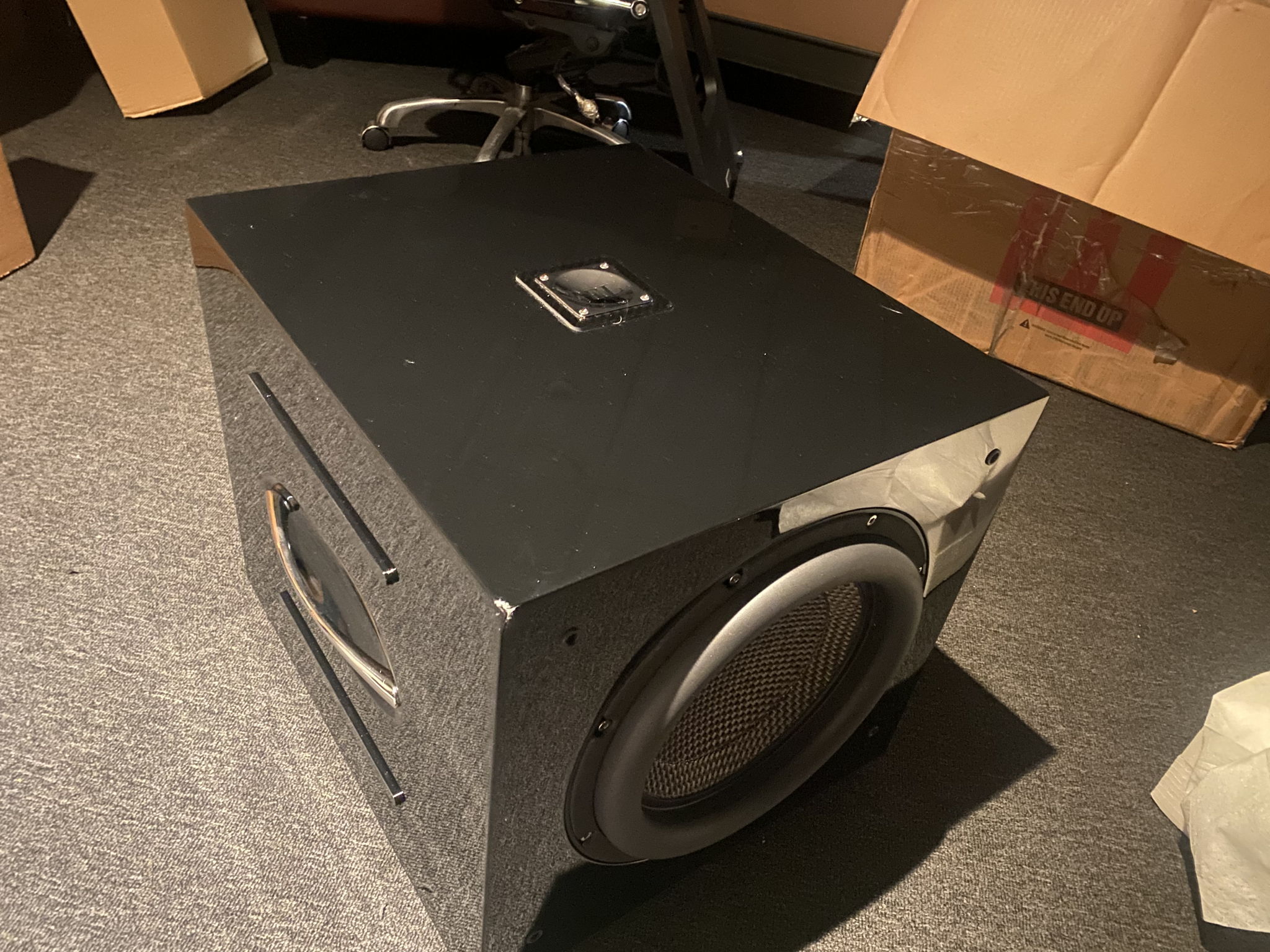 REL Acoustics Carbon Special small DAMAGE 9